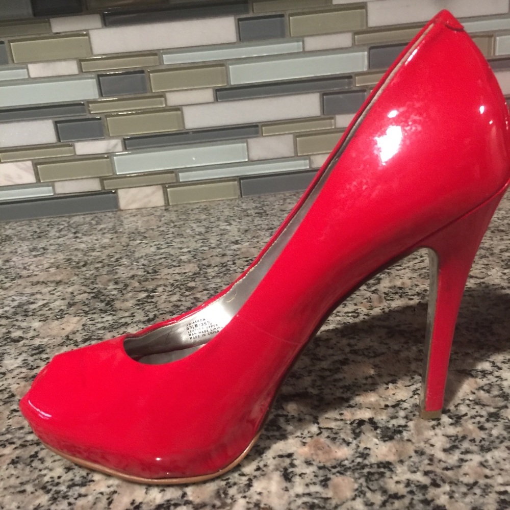 Red Jessica Simpson pumps, Sz 5 1/2